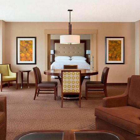 Sheraton Indianapolis Hotel At Keystone Crossing Extérieur photo