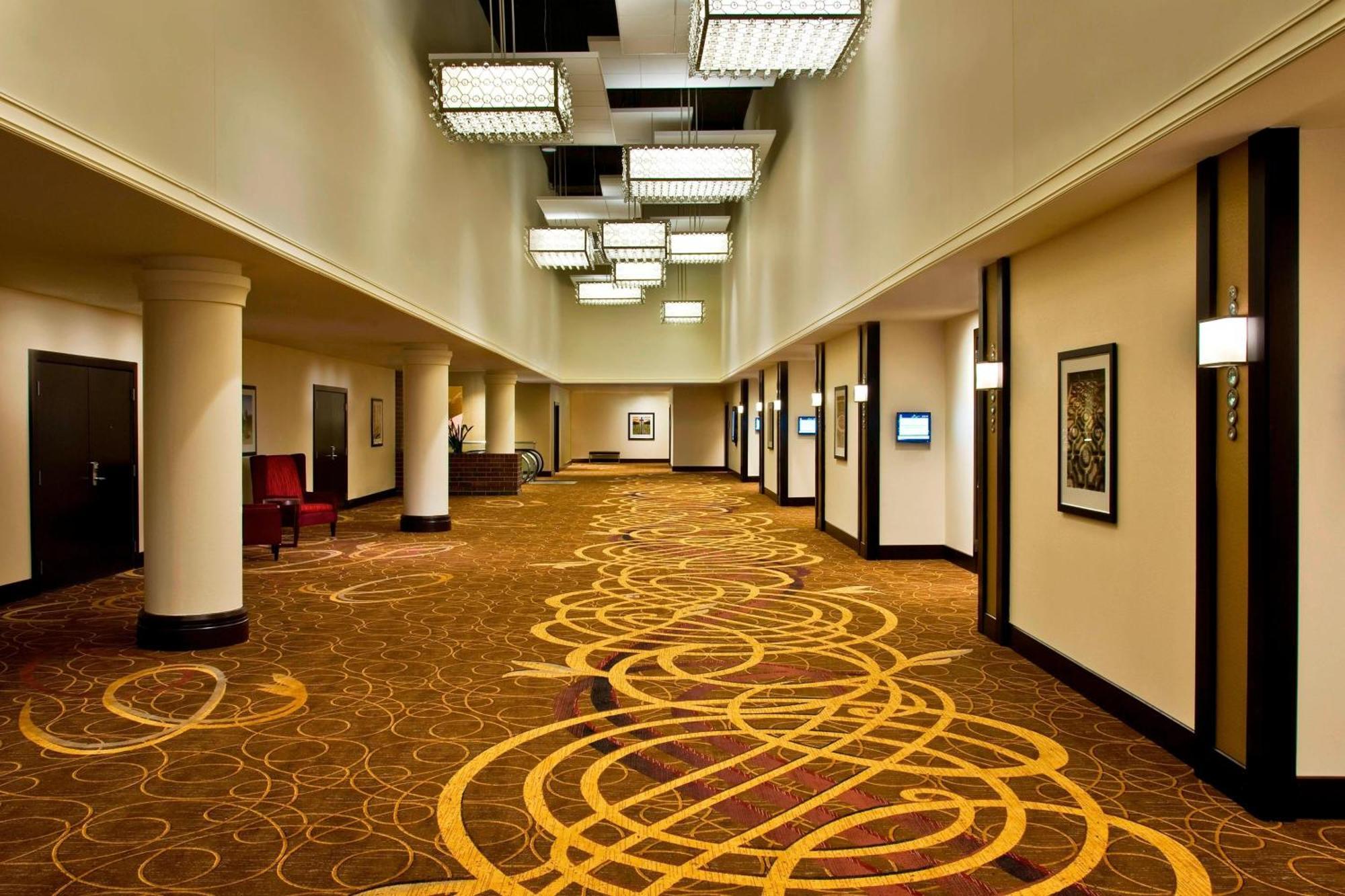 Sheraton Indianapolis Hotel At Keystone Crossing Extérieur photo