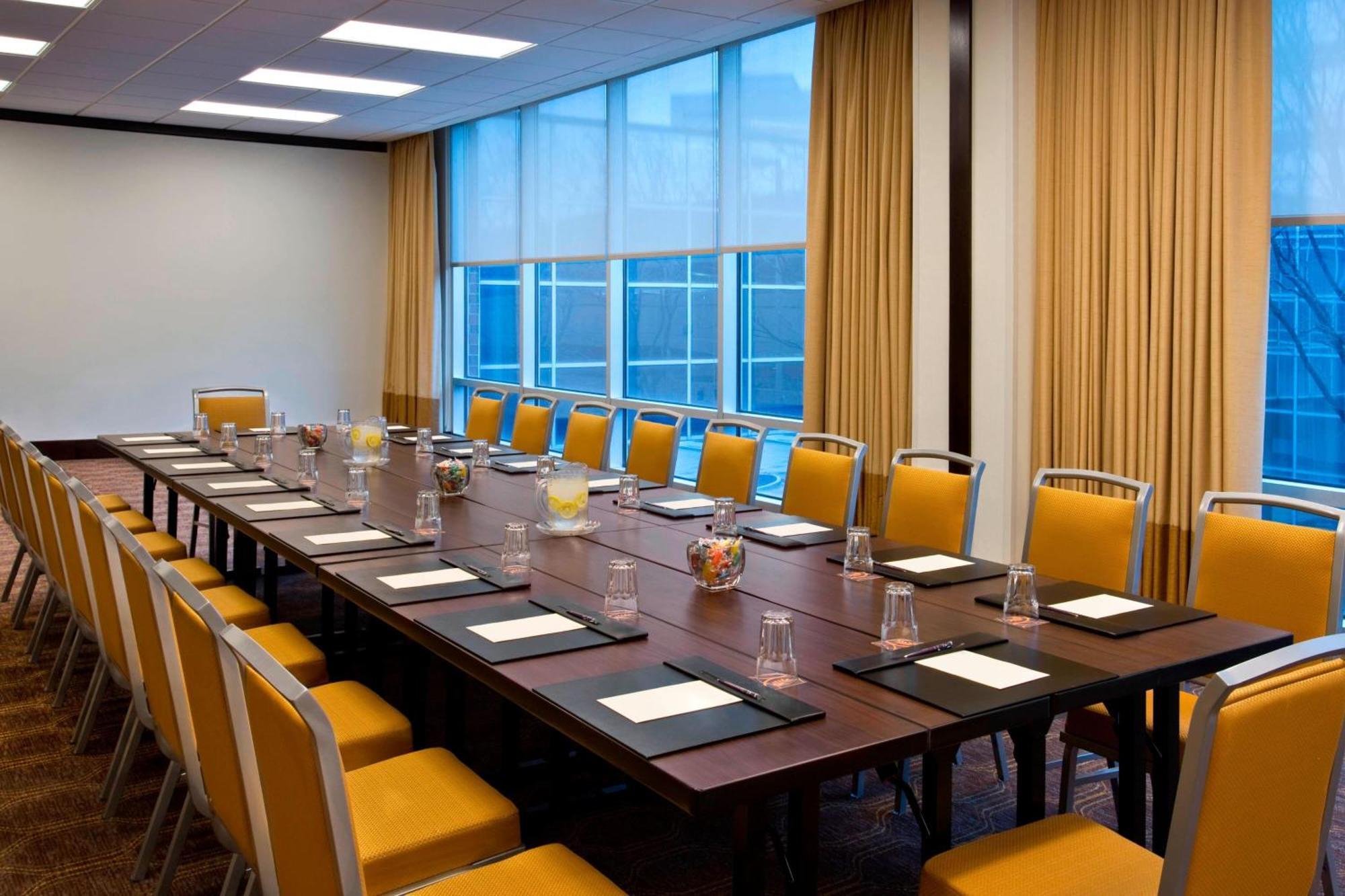 Sheraton Indianapolis Hotel At Keystone Crossing Extérieur photo